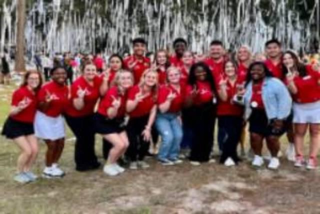 Group picture at Junk the Jungle.